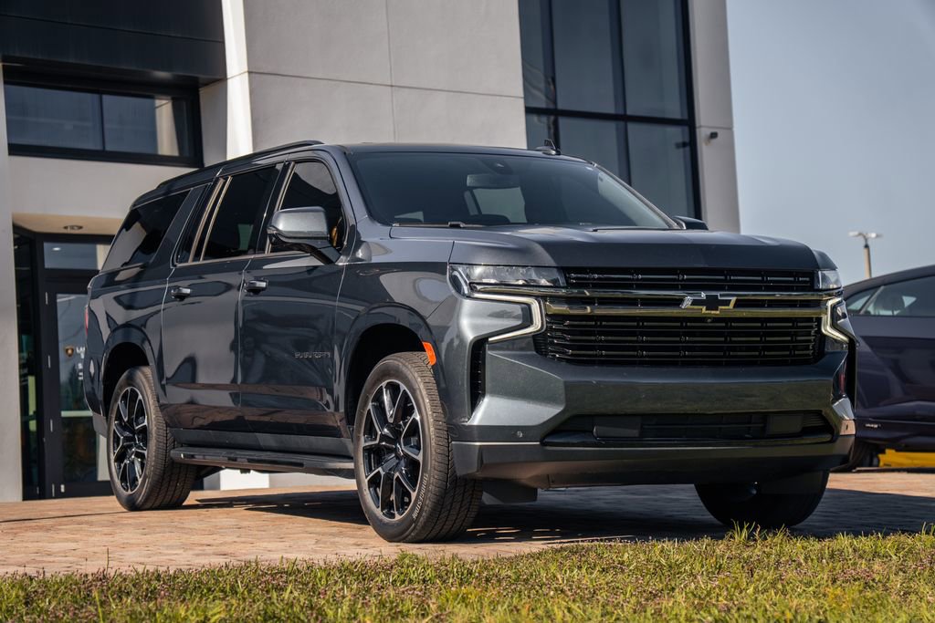 Used 2021 Chevrolet Suburban RST w/ Luxury Package RWD image 7