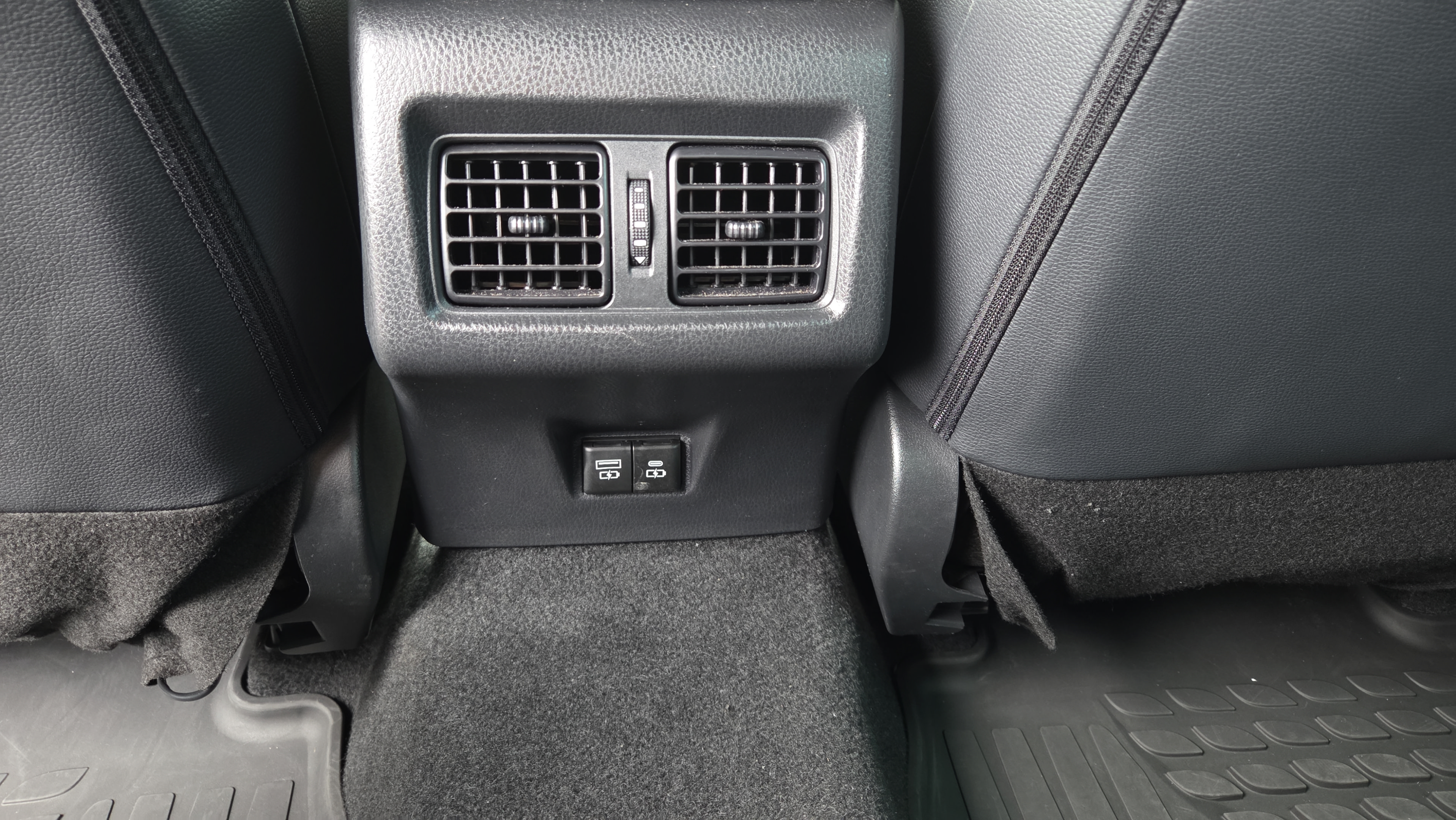 Certified 2025 Toyota Camry XSE FWD image 14