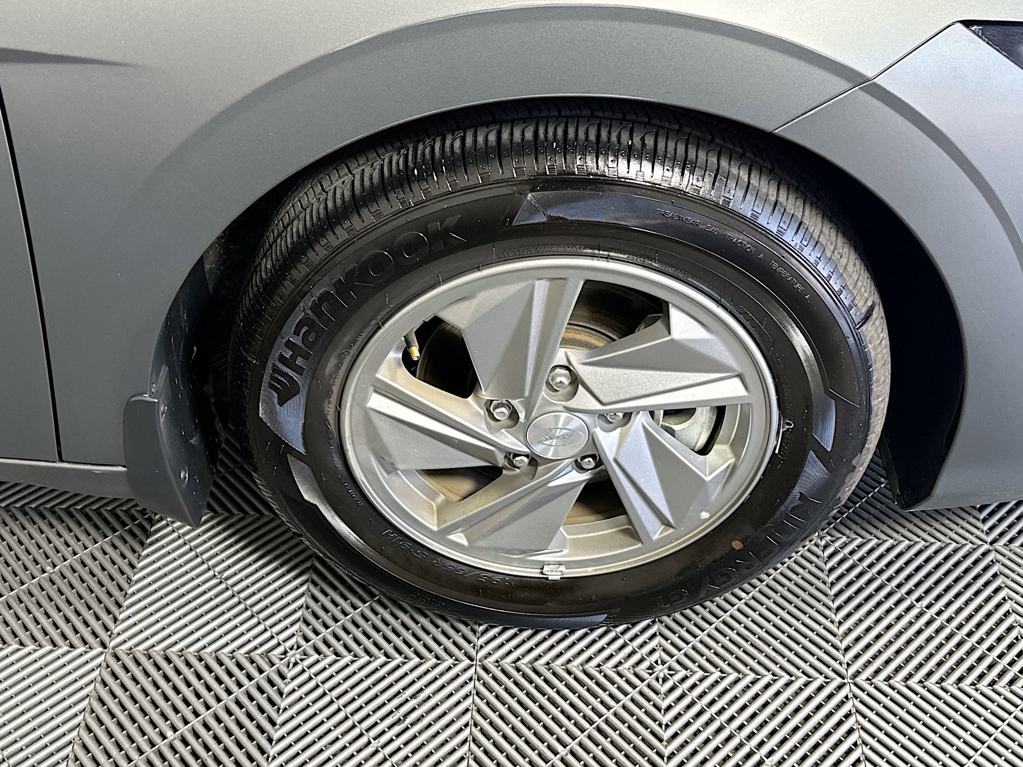 Used 2025 Hyundai Elantra SE image 11