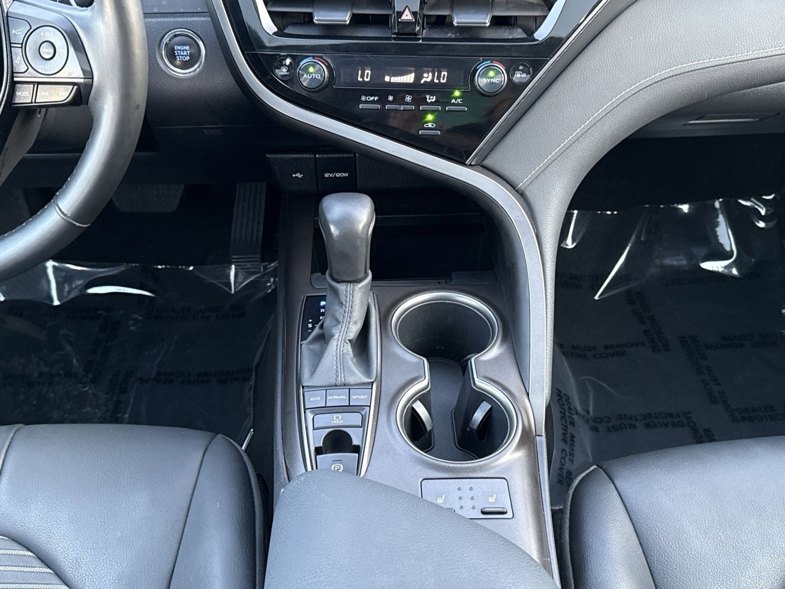 Used 2022 Toyota Camry SE w/ Cold Weather Package image 22