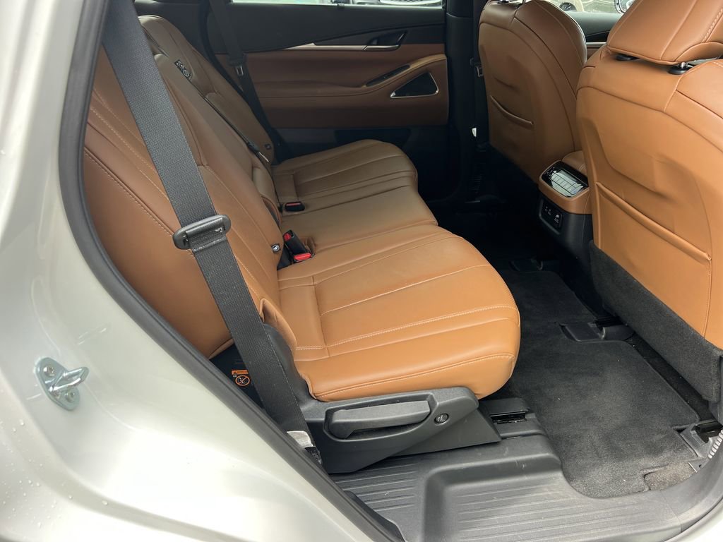 Used 2025 INFINITI QX60 Sensory w/ Vision Package image 13