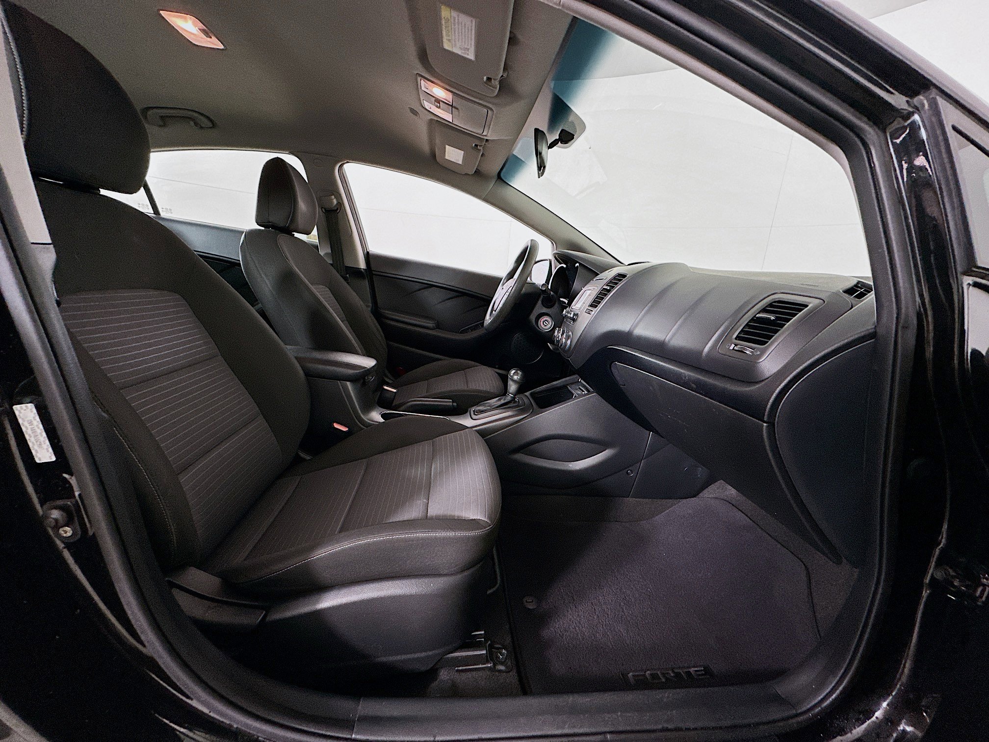 Used 2016 Kia Forte LX w/ LX Popular Package image 29