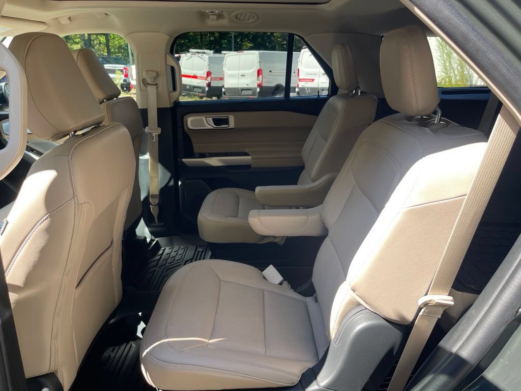 Used 2023 Ford Explorer Limited w/ Limited Technology Package AWD/4WD image 10