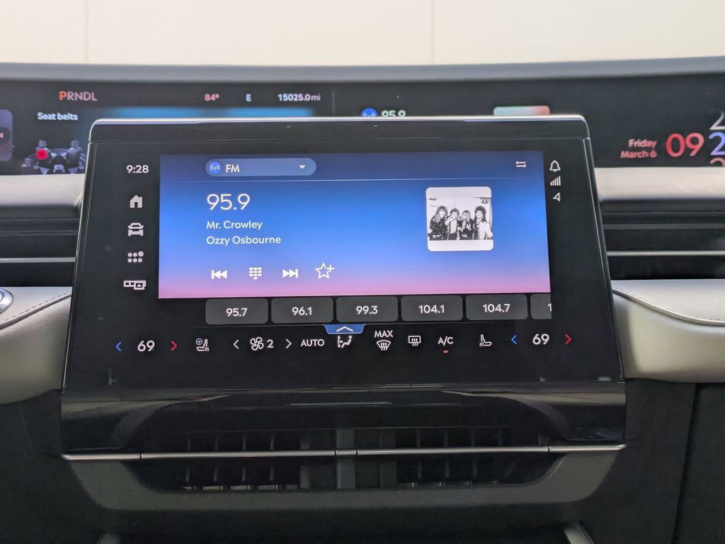 Used 2024 Lincoln Nautilus Reserve w/ Equipment Group 202A image 20