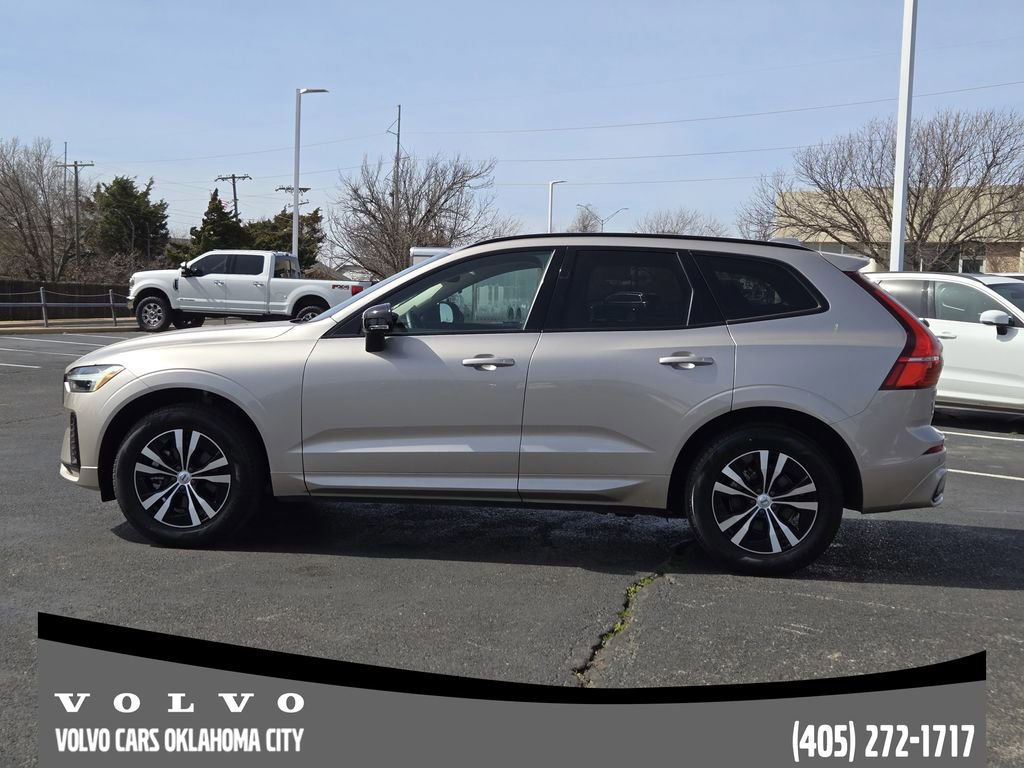 Certified 2025 Volvo XC60 B5 Core image 3