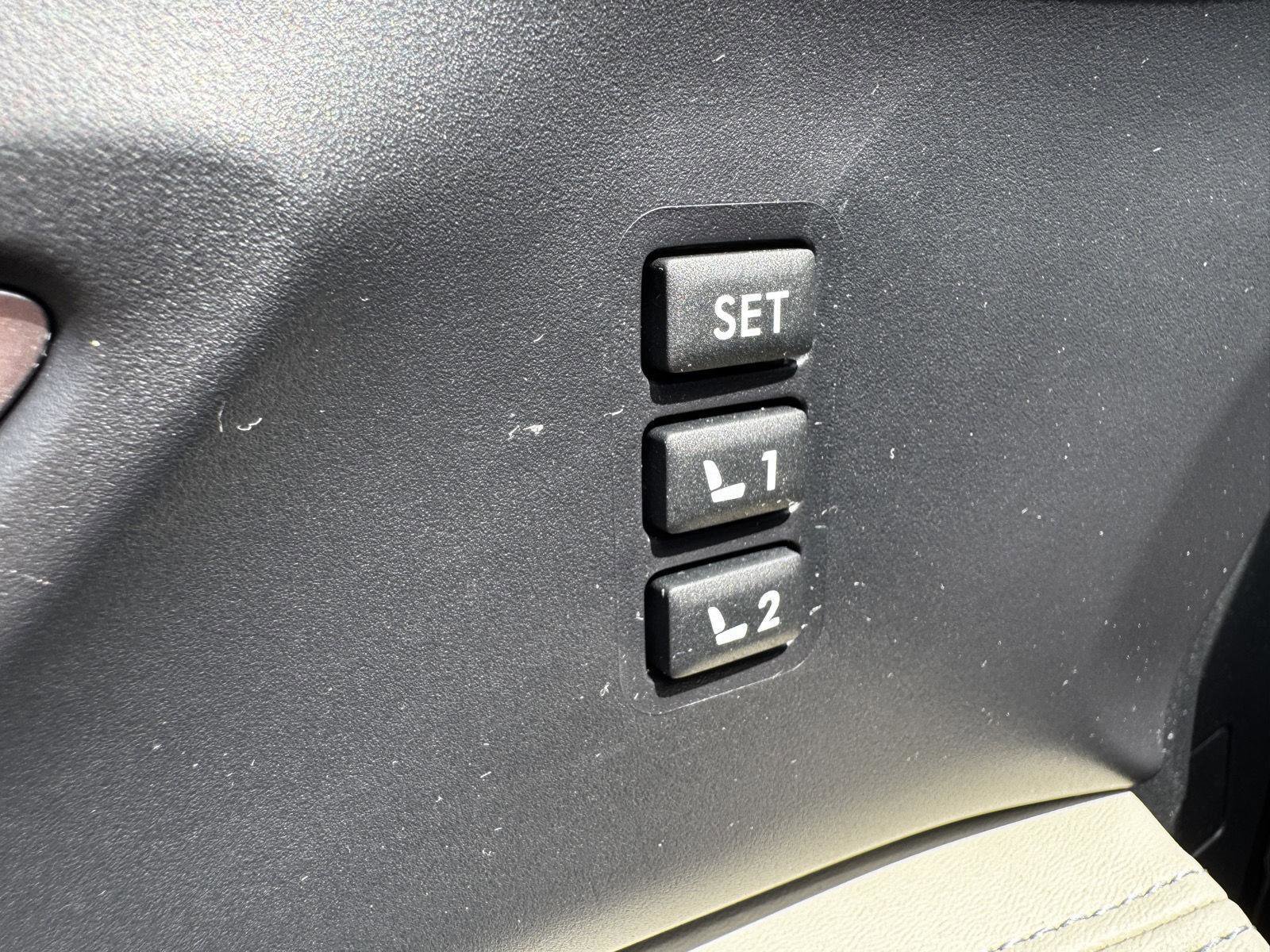 Used 2022 Subaru Ascent Limited w/ Technology Package AWD/4WD image 21