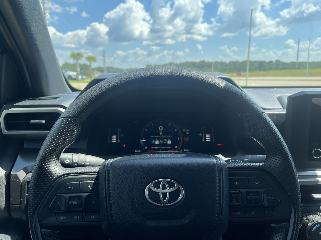 Used 2025 Toyota Tacoma SR5 AWD/4WD image 21