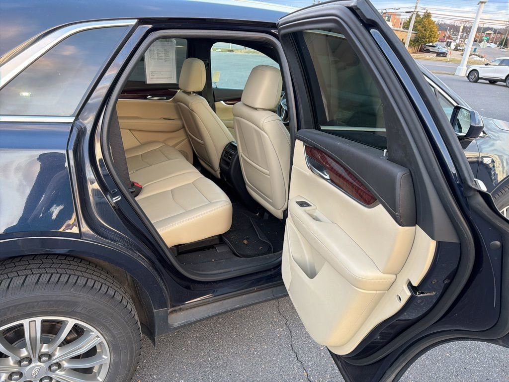 Used 2017 Cadillac XT5 Luxury w/ Driver Awareness Package image 22