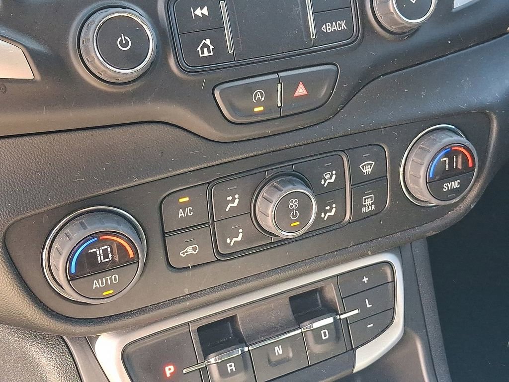 Used 2022 GMC Terrain SLT AWD/4WD image 16
