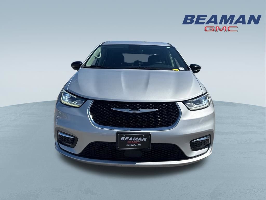 Used 2024 Chrysler Pacifica Touring-L video 2