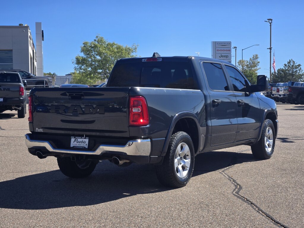 Used 2025 RAM 1500 Big Horn AWD/4WD image 3