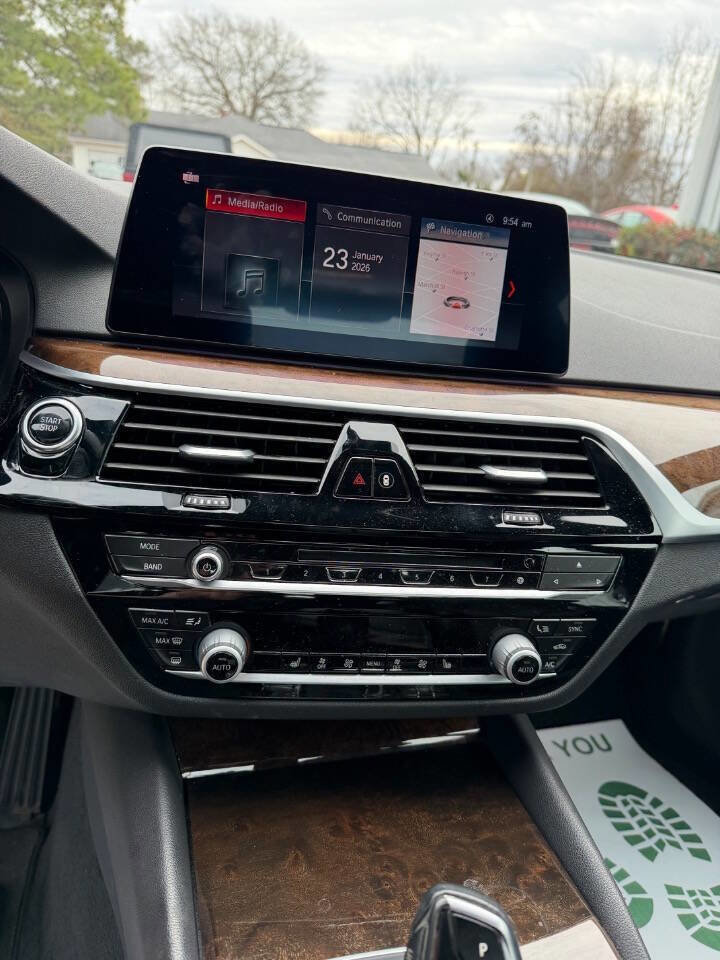 Used 2019 BMW 530e w/ Convenience Package image 13