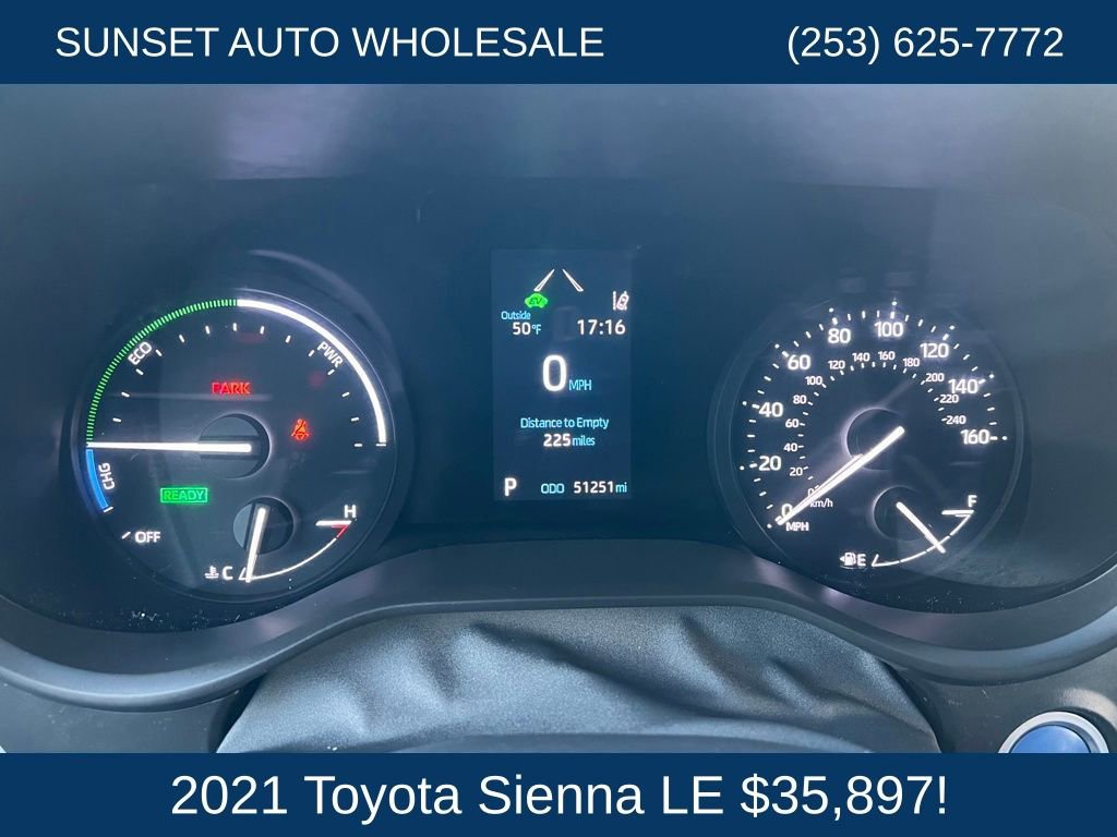 Used 2021 Toyota Sienna LE image 23