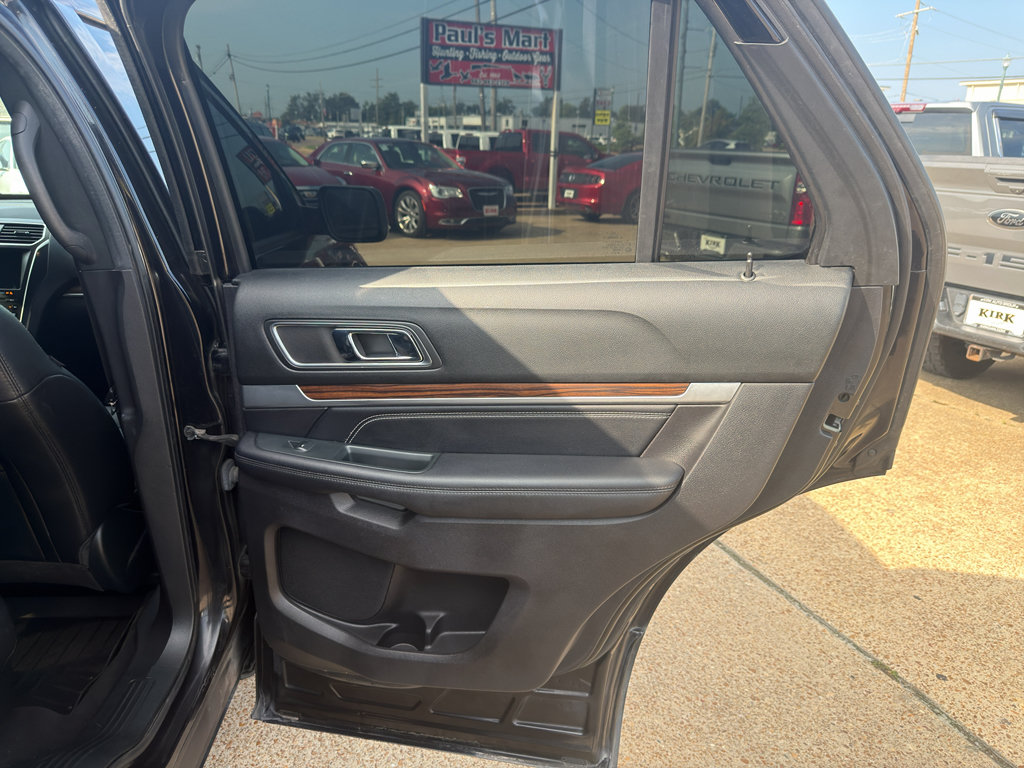 Used 2019 Ford Explorer Limited w/ Class III Trailer Tow Package AWD/4WD image 33
