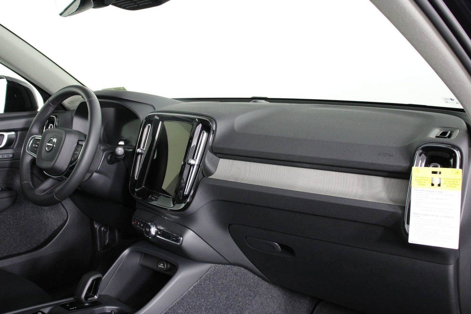 New 2026 Volvo XC40 B4 Core image 9