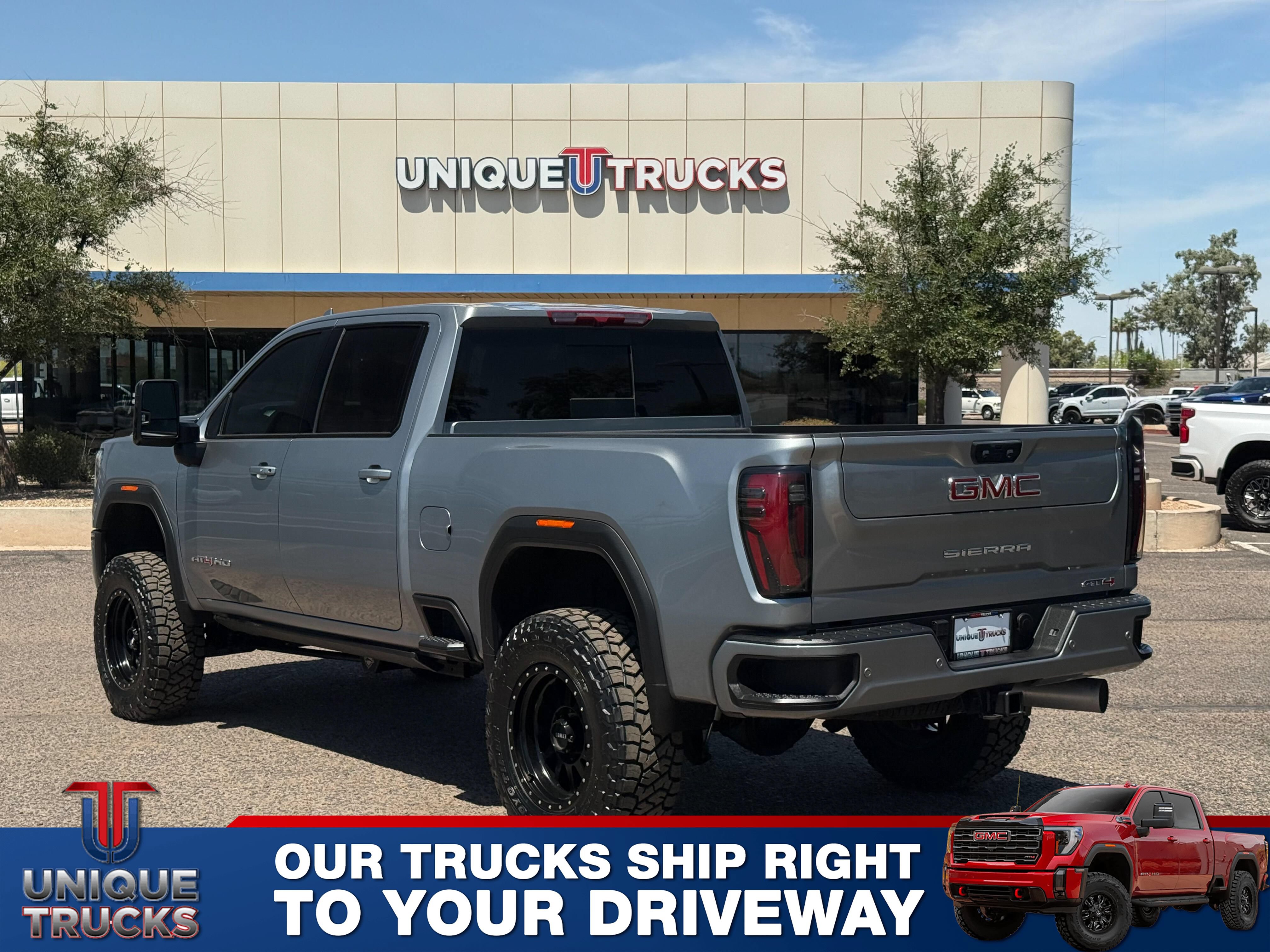 Used 2024 GMC Sierra 2500 AT4 w/ AT4 Preferred Package AWD/4WD image 7