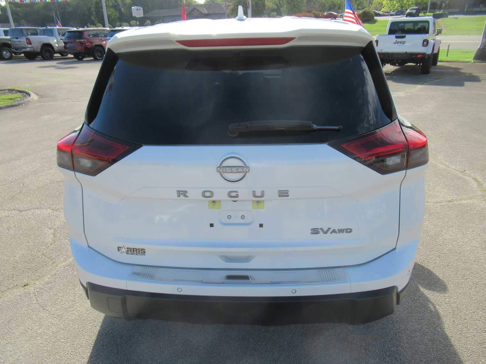 Used 2024 Nissan Rogue SV image 4