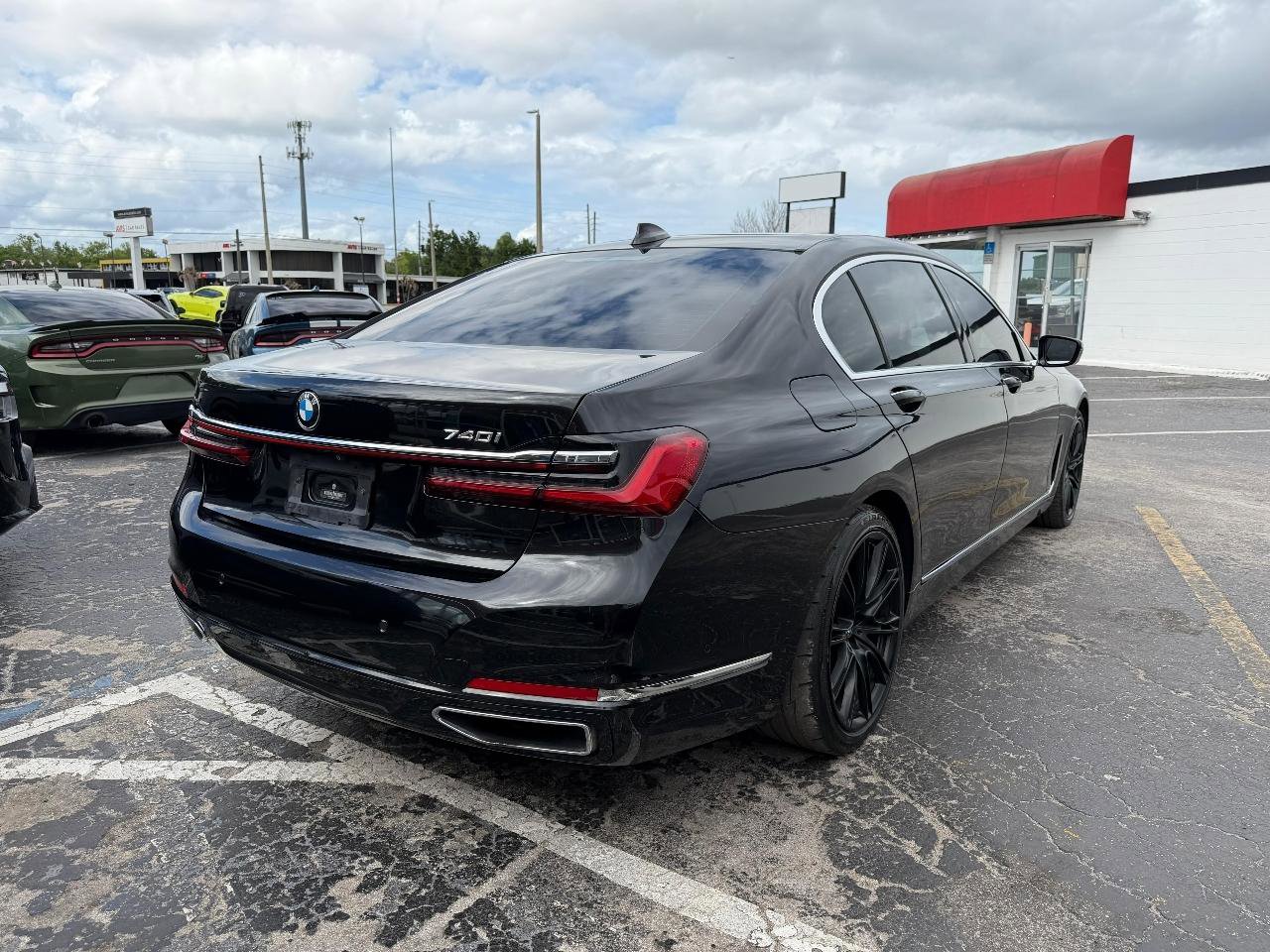 Used 2021 BMW 740i image 7