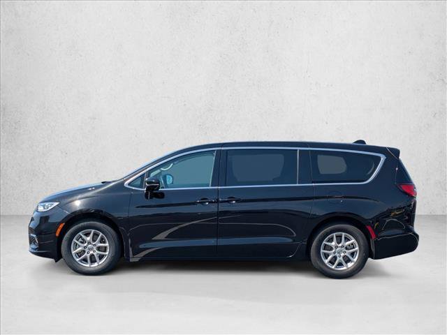 Used 2024 Chrysler Pacifica Touring-L FWD image 9