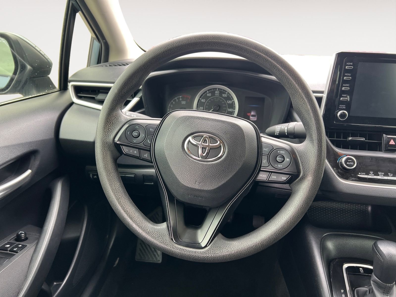 Used 2020 Toyota Corolla LE image 12