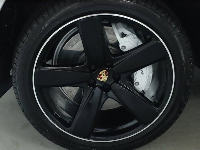 Used 2021 Porsche Macan Turbo image 41