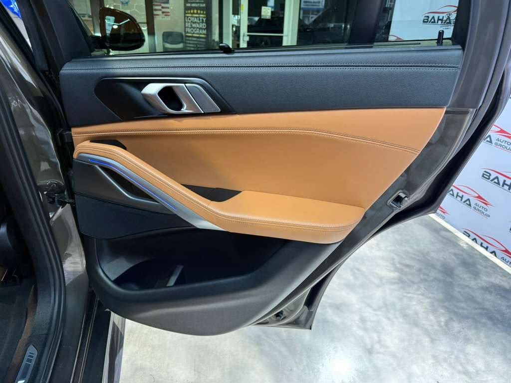 Used 2023 BMW X6 xDrive40i w/ M Sport Package image 42