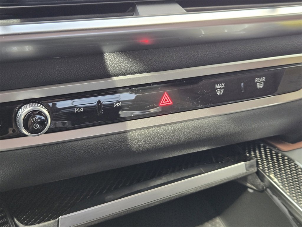 New 2026 BMW X6 M60i w/ Executive Package image 19