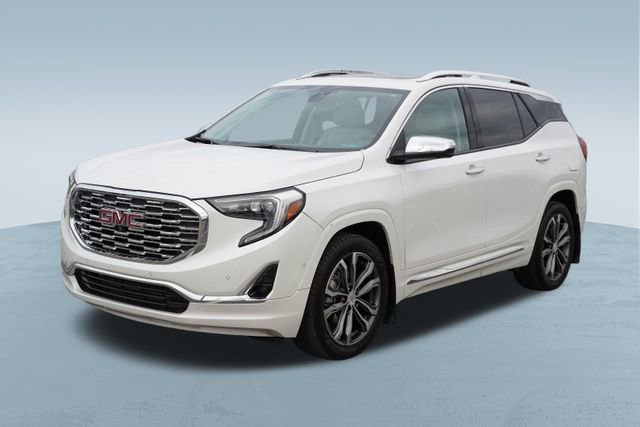 Used 2021 GMC Terrain Denali w/ Denali Premium Package image 3