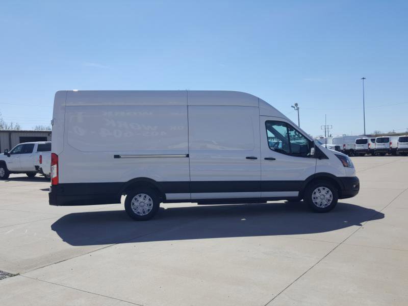 Used 2022 Ford E-Transit 148 High Roof Extended image 6