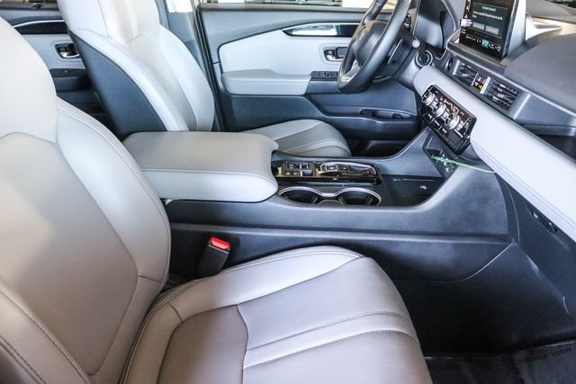 Used 2023 Honda Pilot Touring image 17