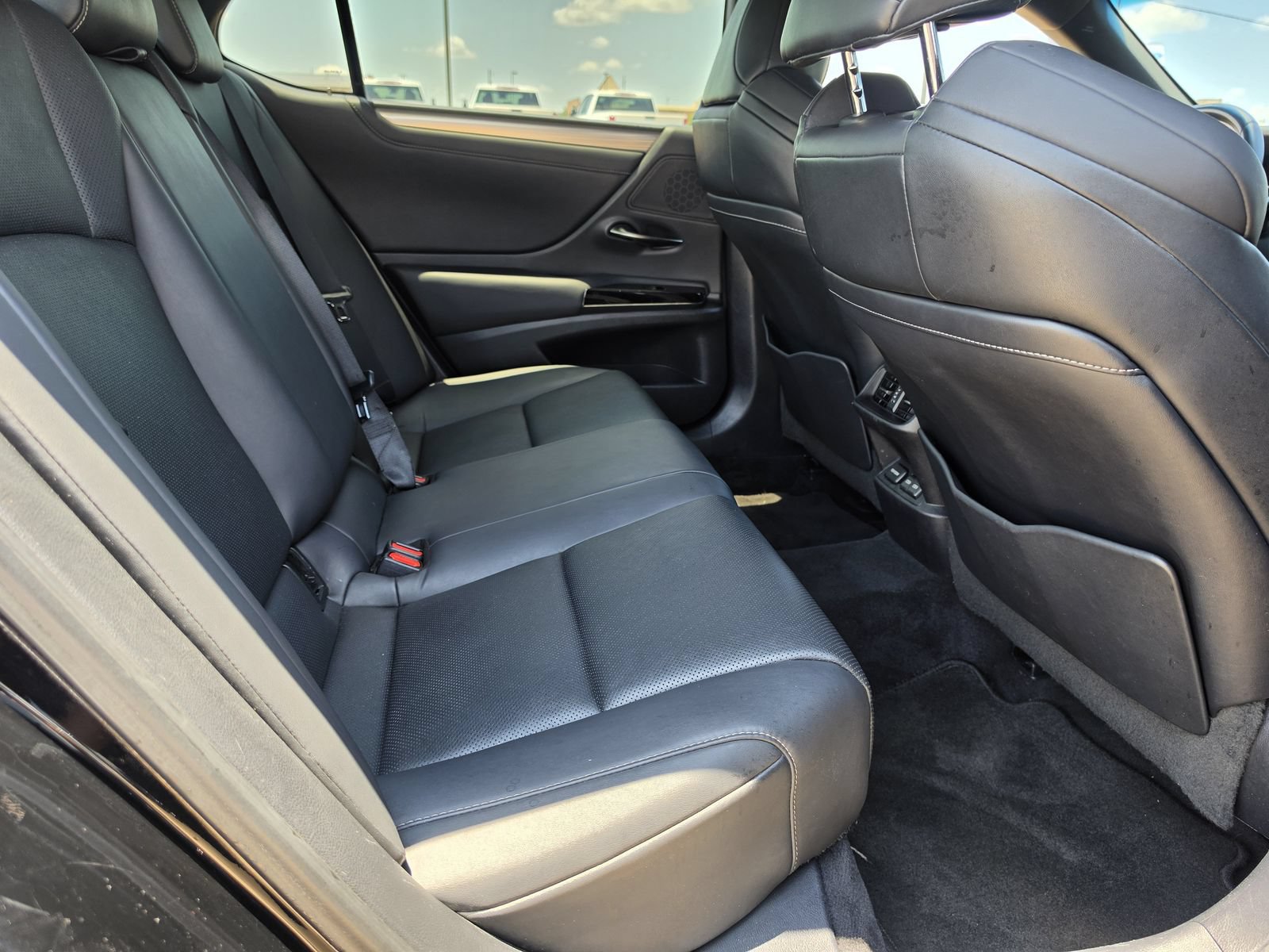 Used 2022 Lexus ES 350 F Sport w/ Accessory Package 2 FWD image 24