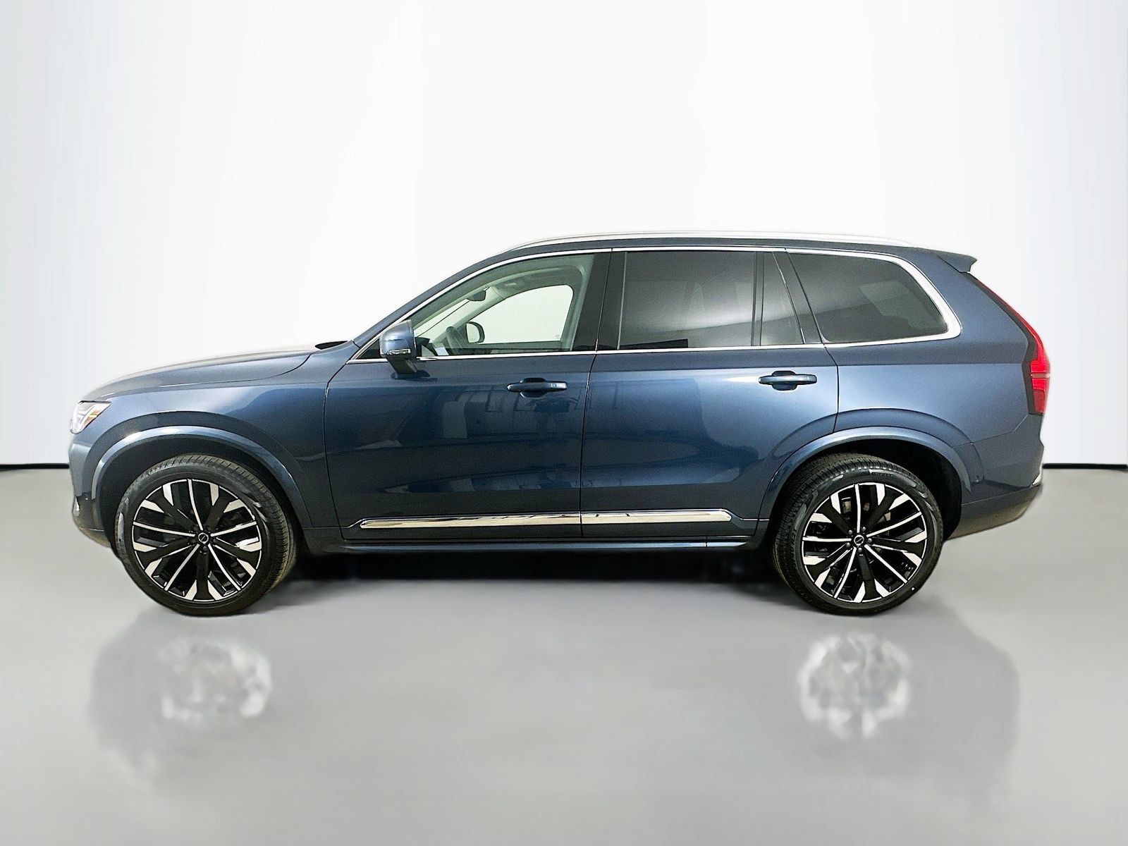 New 2026 Volvo XC90 B6 Ultra w/ Protection Package Premier AWD/4WD image 8
