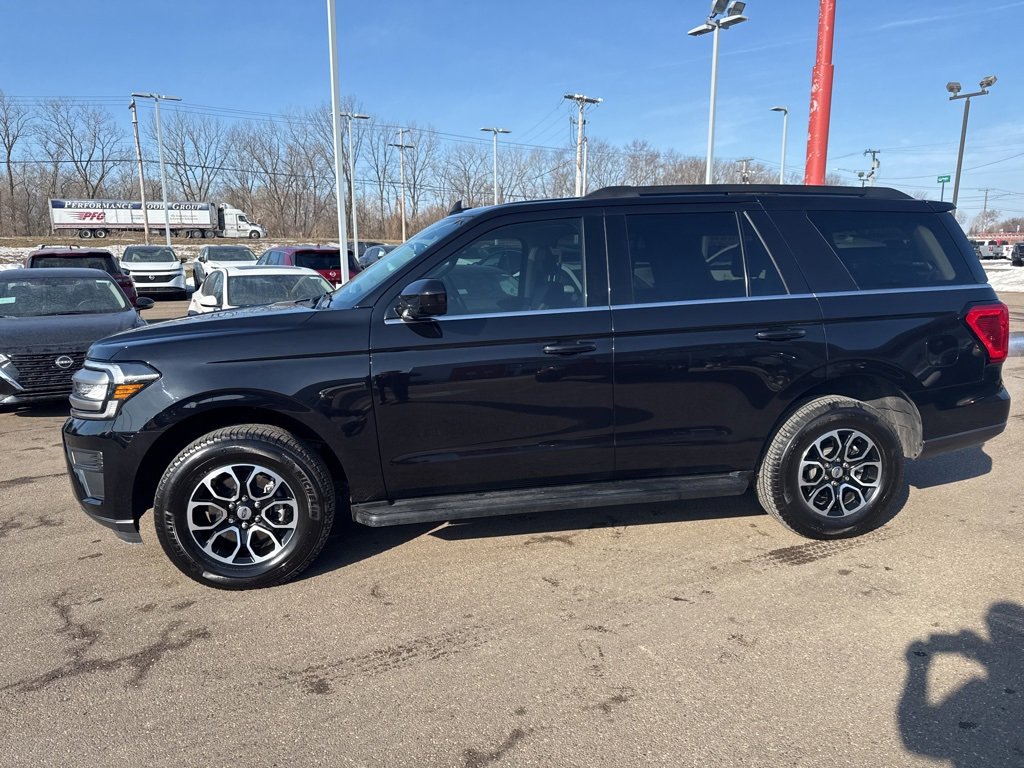 Used 2024 Ford Expedition XLT image 5