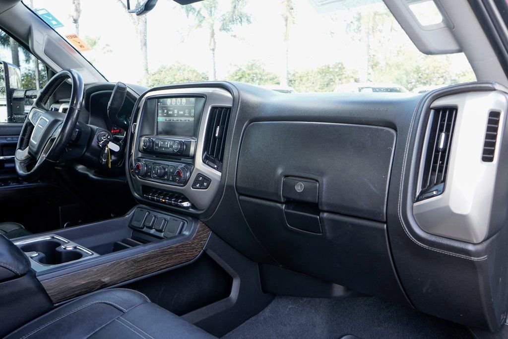 Used 2019 GMC Sierra 3500 Denali image 41