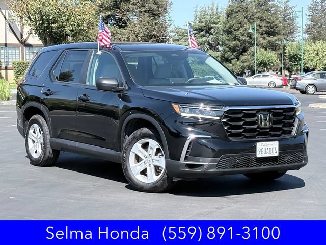 Used 2023 Honda Pilot LX image 2