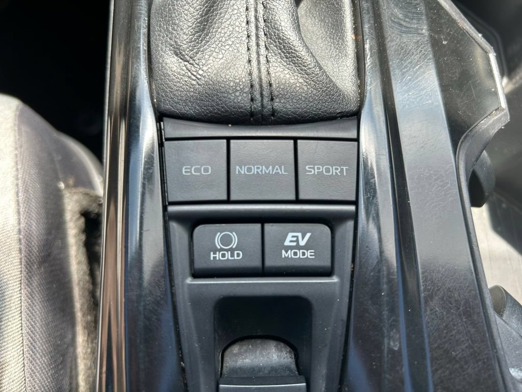 Used 2025 Toyota Camry LE w/ Convenience Package FWD image 37