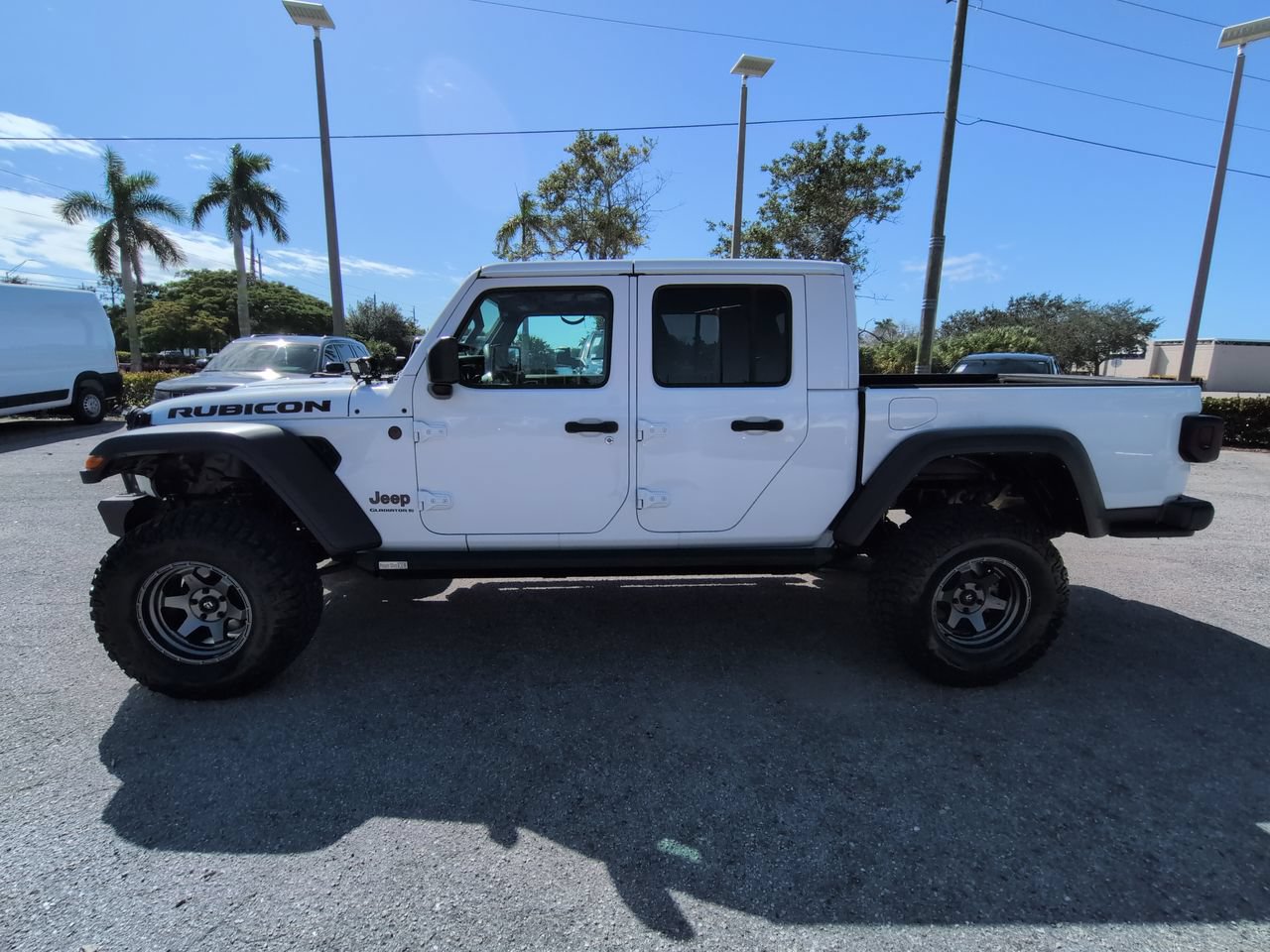 Used 2023 Jeep Gladiator Rubicon w/ Trailer Tow Package AWD/4WD image 8