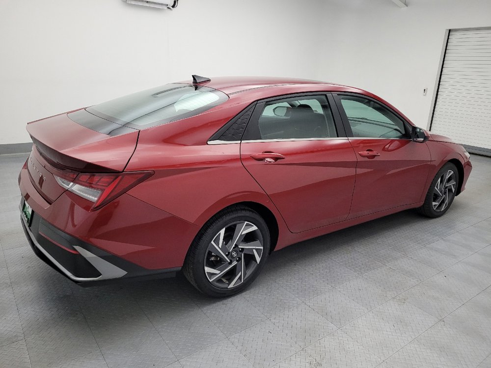 Used 2025 Hyundai Elantra SEL FWD image 10