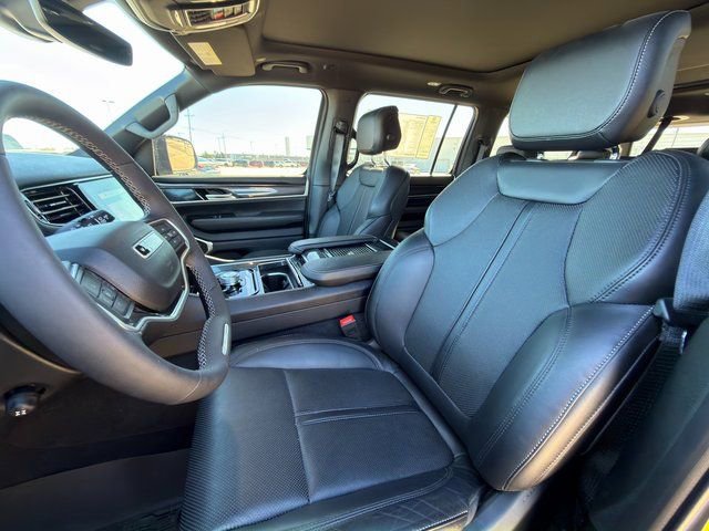 New 2024 Jeep Wagoneer 2WD w/ Premium Group I image 17
