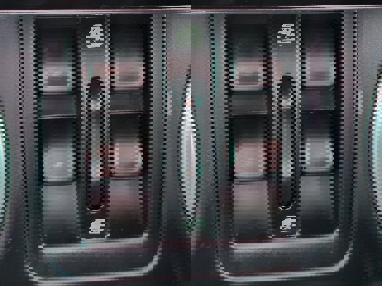 Used 2016 Jeep Wrangler Unlimited Sahara w/ Connectivity Group AWD/4WD image 19