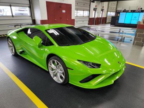 Used 2021 Lamborghini Huracan EVO image 1