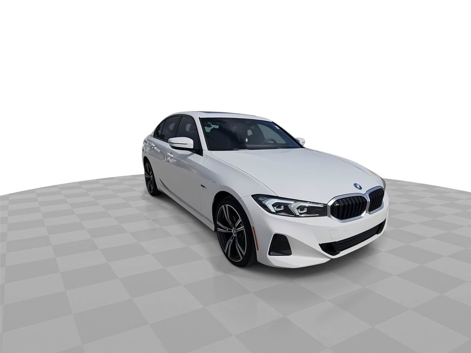 Used 2023 BMW 330e w/ Premium Package RWD image 2