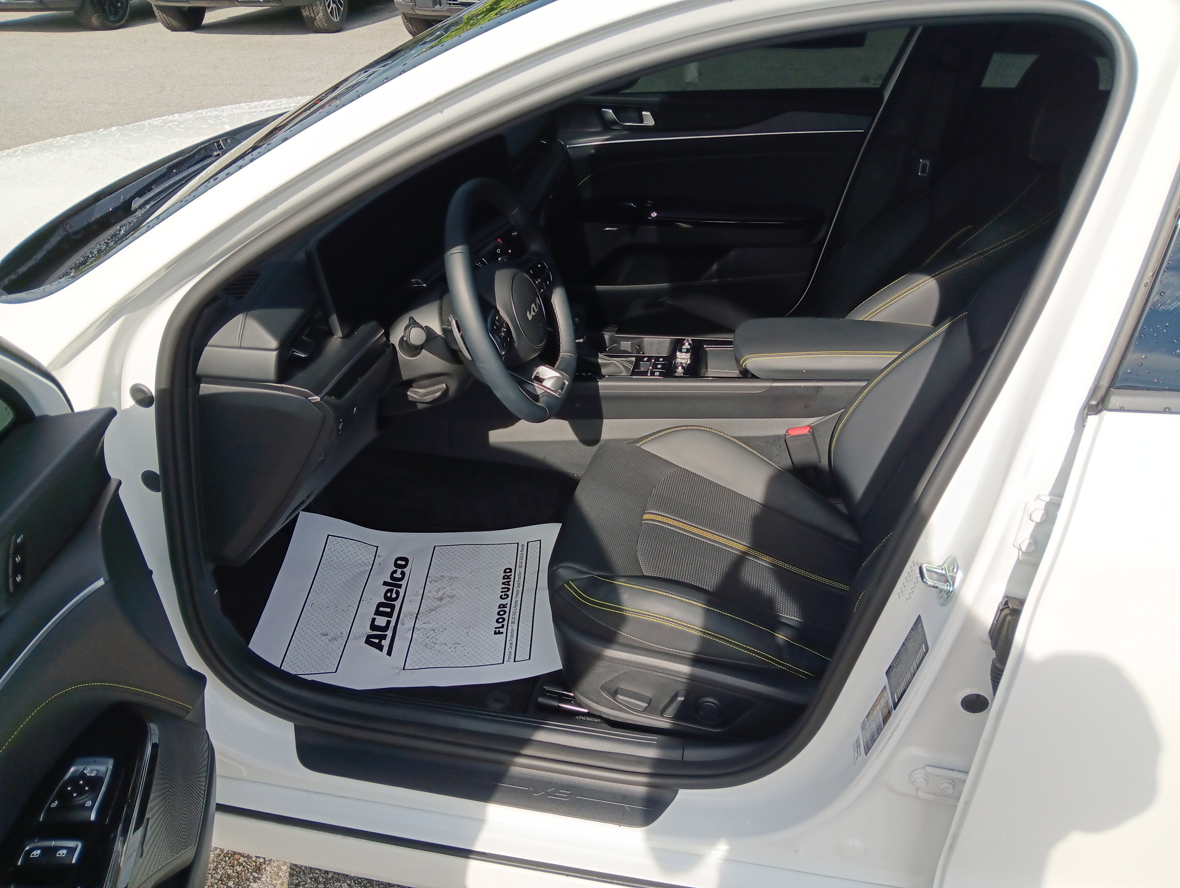 Used 2025 Kia K5 GT w/ GT1 Package FWD image 10
