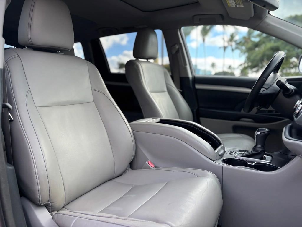Used 2017 Toyota Highlander XLE image 9