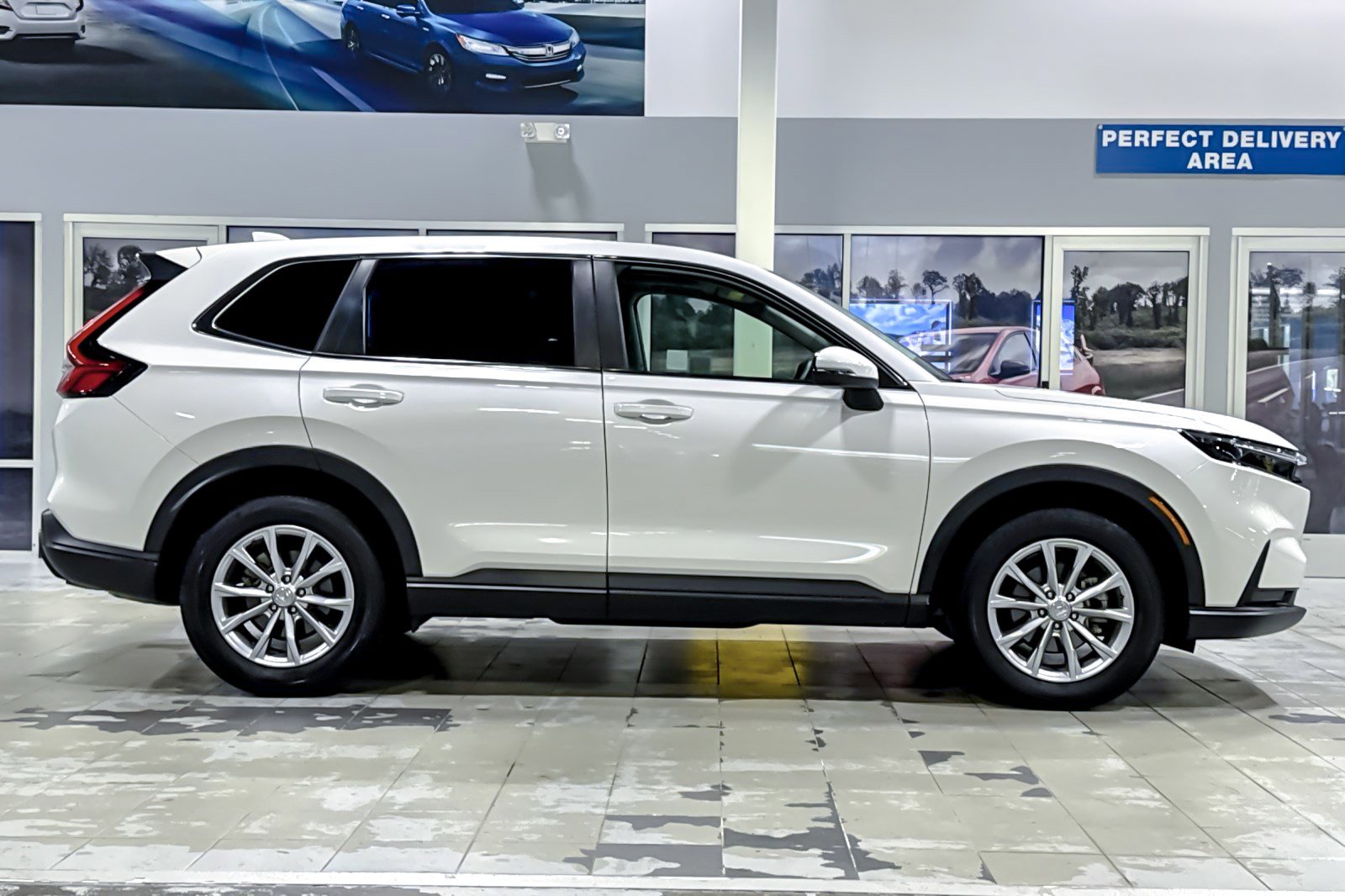 Used 2023 Honda CR-V EX image 7