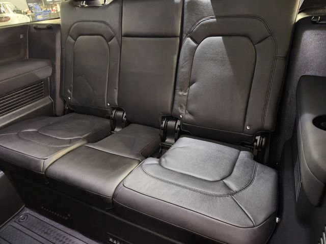 Used 2023 Land Rover Defender 130 X-Dynamic SE AWD/4WD image 30