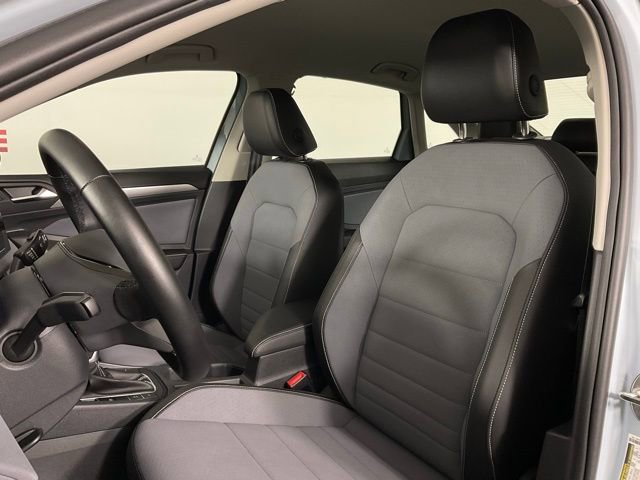 Used 2025 Volkswagen Jetta SE image 14