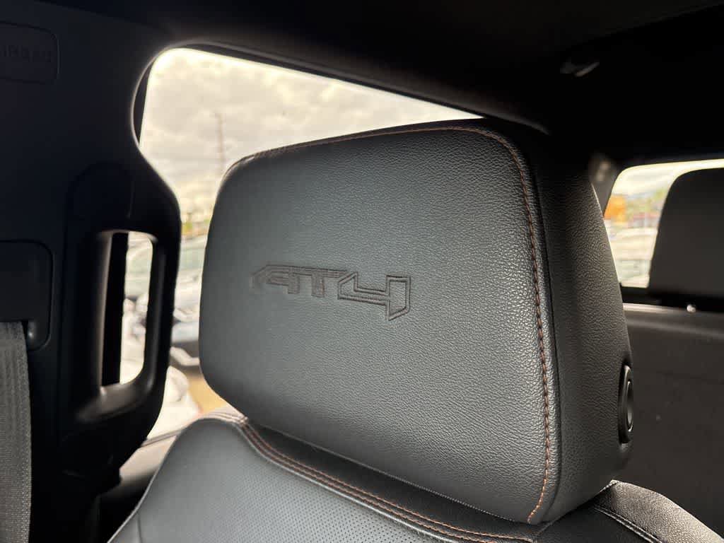 Used 2021 GMC Sierra 1500 AT4 w/ AT4 Value Package AWD/4WD image 12