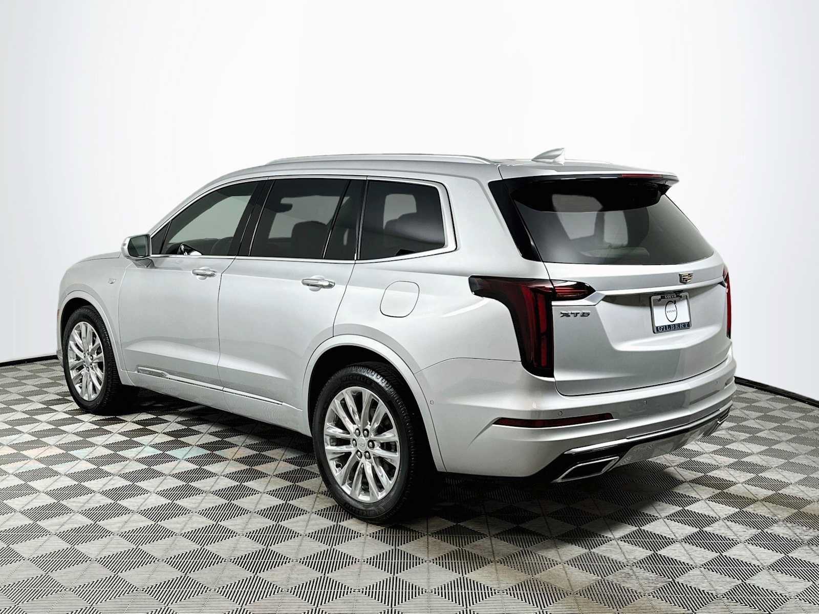 Used 2020 Cadillac XT6 Premium Luxury FWD image 5