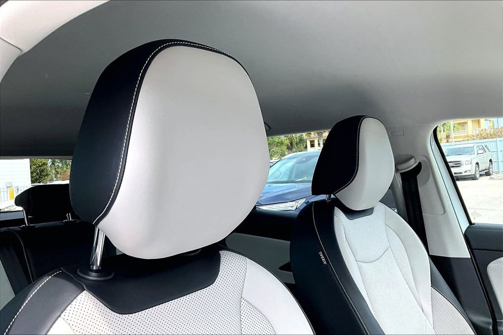 Certified 2025 Volkswagen Tiguan SE image 22